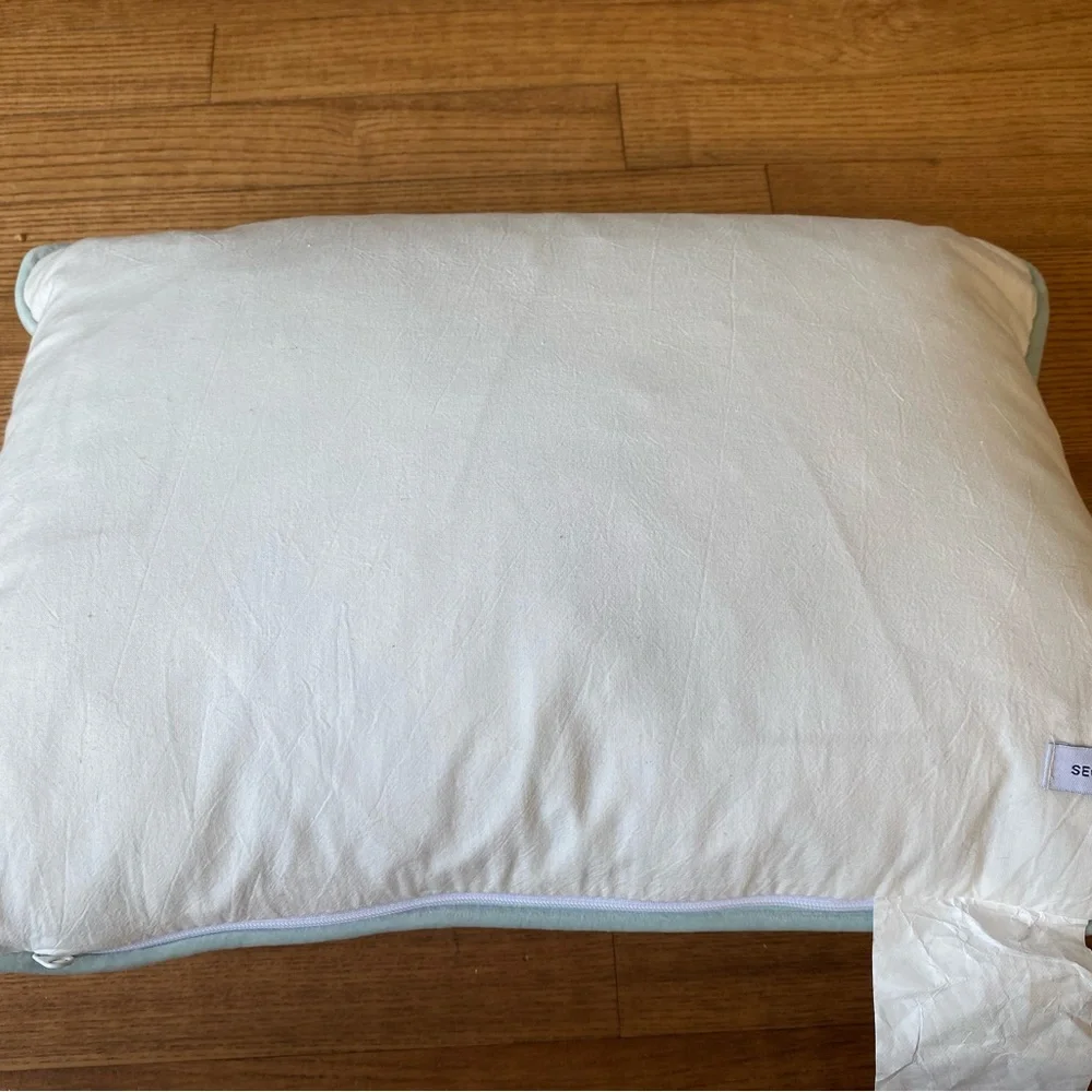 NWT Secret Celebrity White Pillow fluffy textured pastel bunnies & embroidered